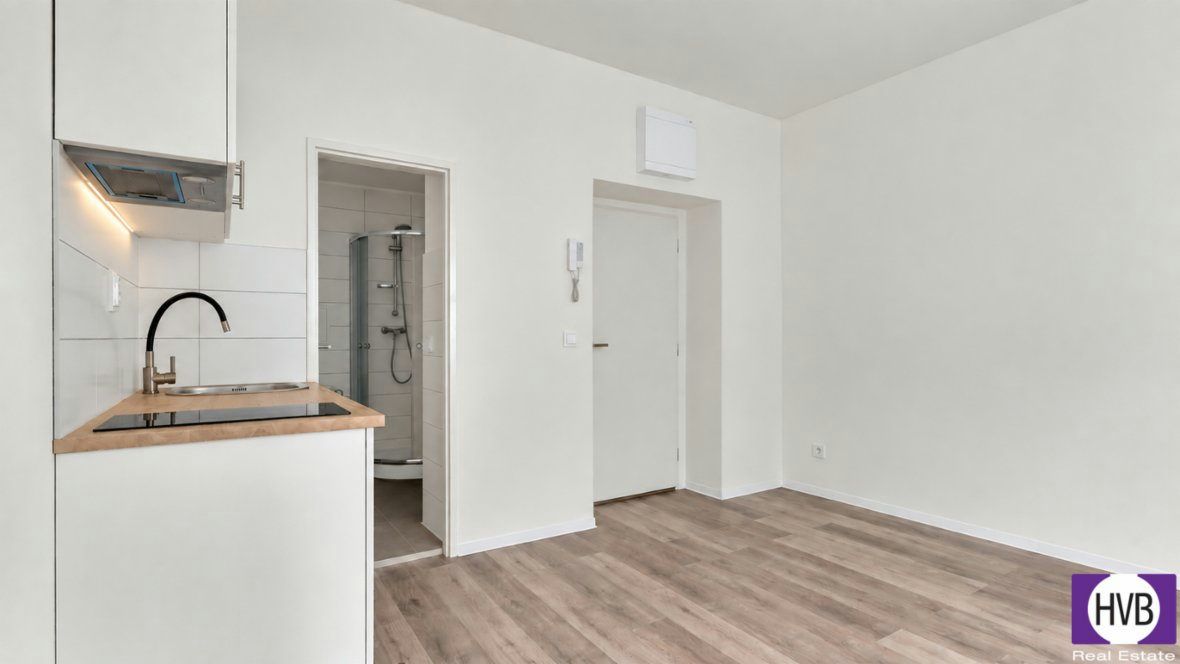 Prodej bytu 1+kk 17 m2, OV, Praha 10 - Záběhlice,