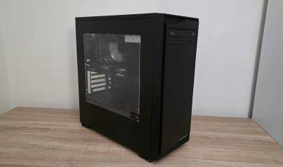 Herní PC (i5-8600K, RX 6600, 256 GB SSD + 2 TB HDD)