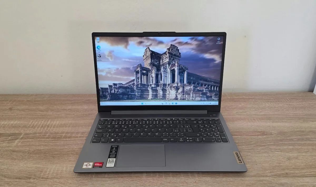 Lenovo Ideapad Slim 3 (Athlon 7220U, 8/512 GB)