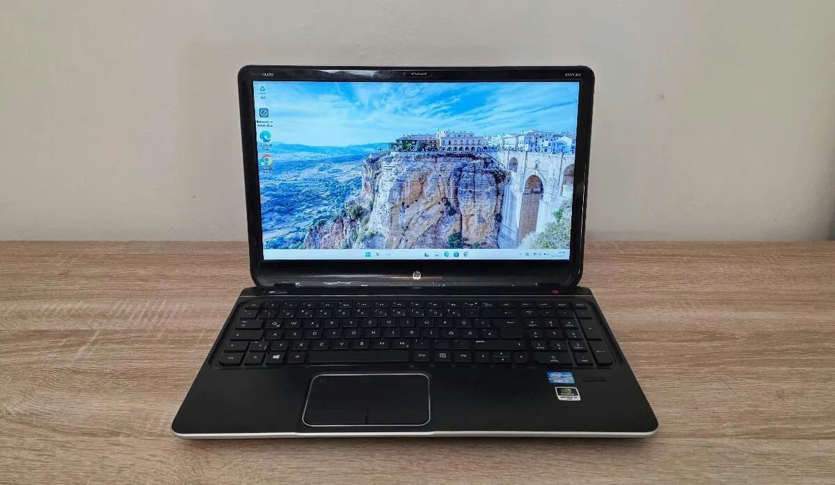 HP Envy dv6 (i7-3610QM, 8 GB RAM, GT635M)