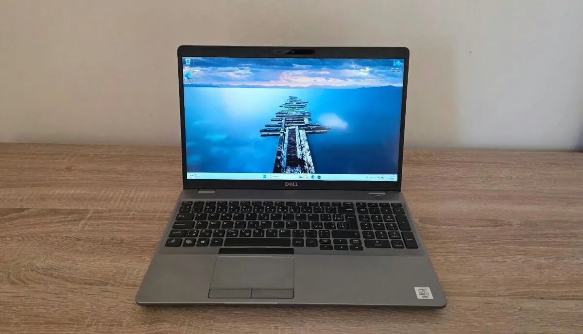 Dell Latitude 5511 (i7-10850H, Nv. MX250, 16 GB RAM, dotyk)