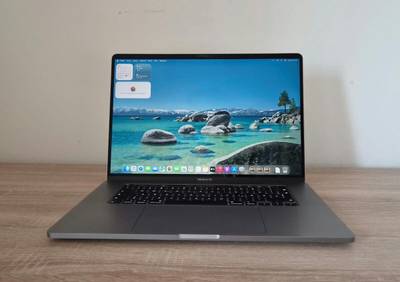 Macbook Pro 16 2019 (i7, 32 GB RAM, 512 GB SSD, 5300M)