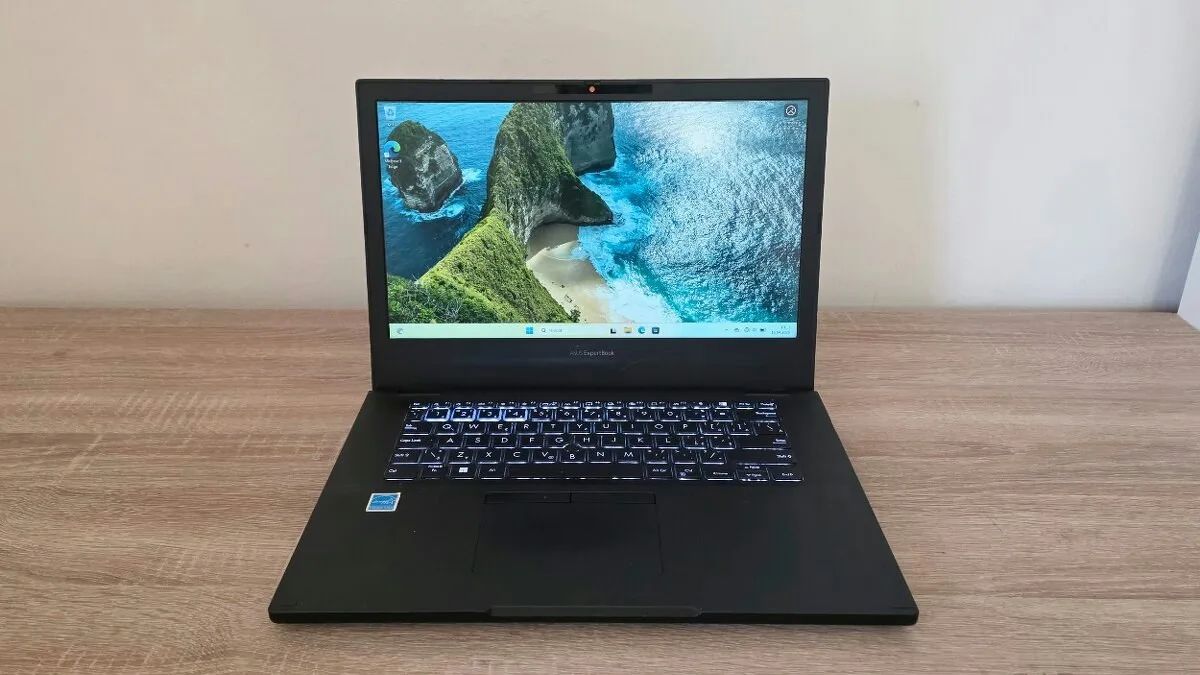 Asus Expertbook (i3-1215U, 8 GB RAM, 512 GB SSD)
