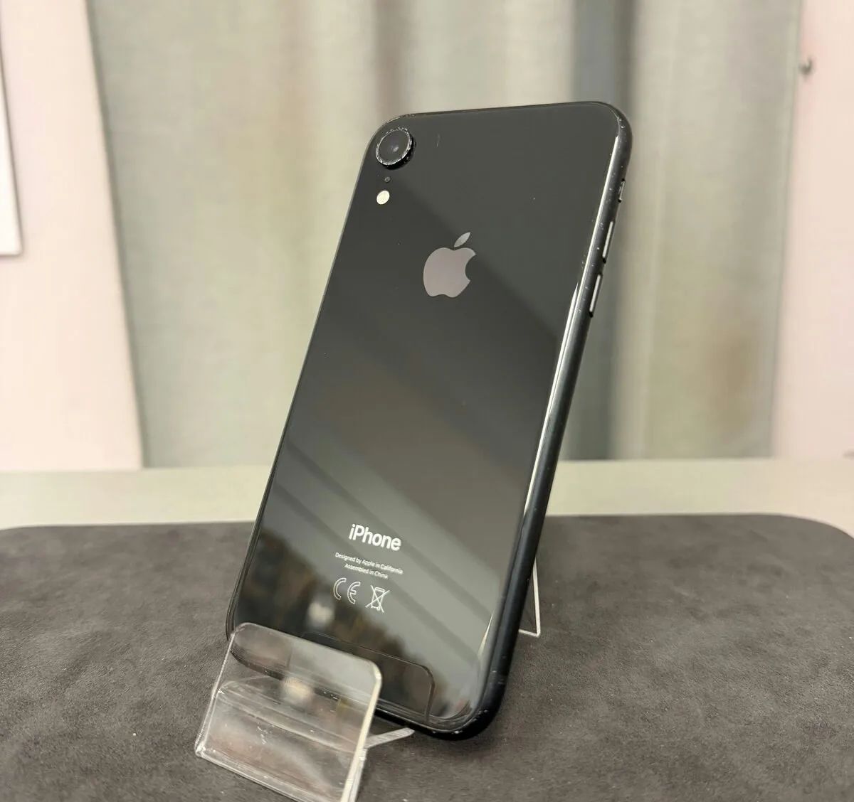 iPhone XR 64GB černý, 100% baterie, pěkný stav, záruka