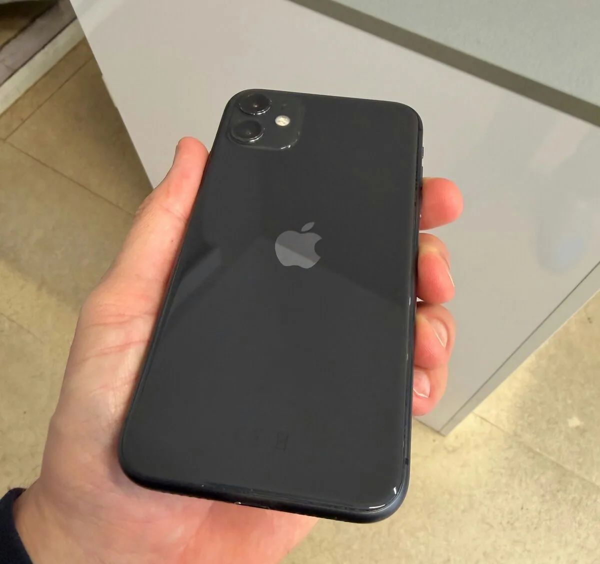 iPhone 11 64GB černý, 12 měsíců záruka