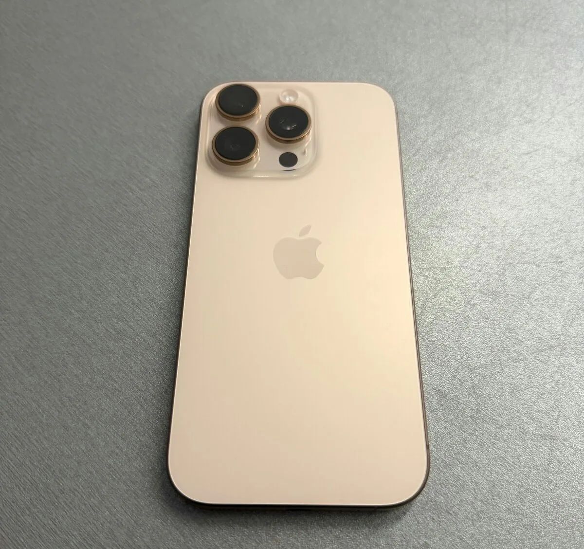 iPhone 16 Pro 128GB desert titan, 100% baterie, rok záruka