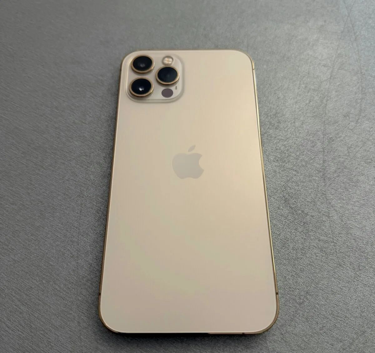 iPhone 12 Pro 128GB zlatý, pěkný stav, 12 měsíců záruka