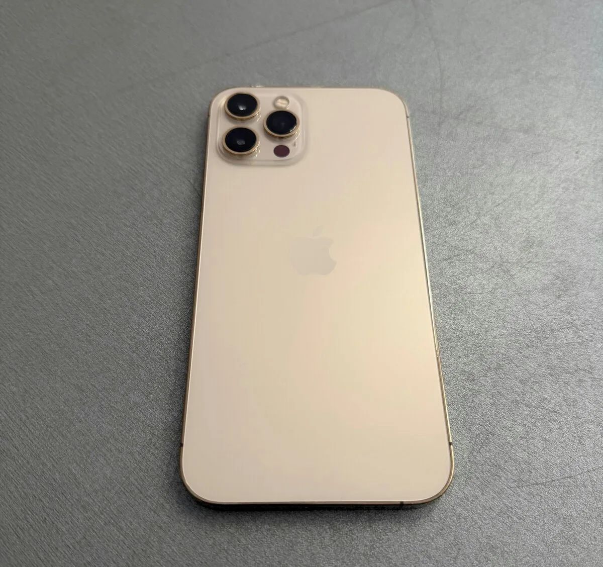 iPhone 12 Pro Max 256GB zlatý, pěkný stav, 12 měsíců záruka