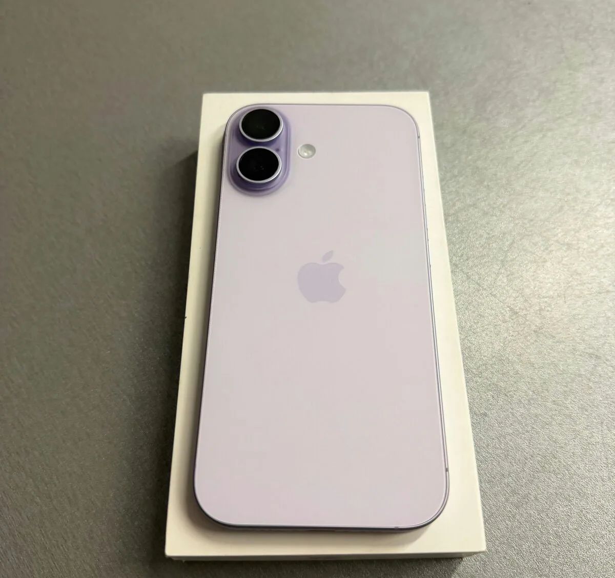 Nový iPhone 17 256GB fialový, pouze rozbalený, rok záruka