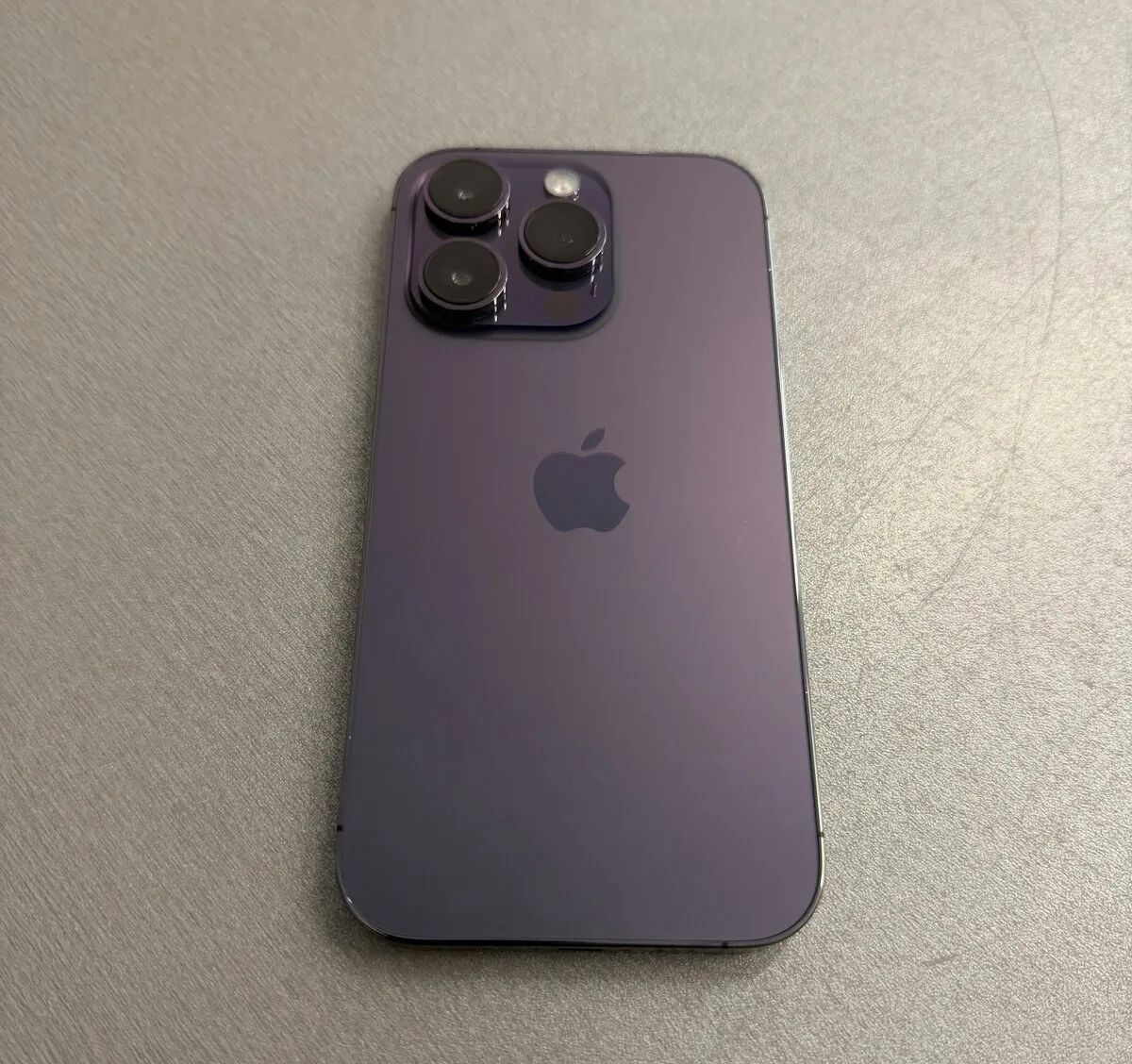 iPhone 14 Pro 128GB, pěkný stav, 12 měsíců záruka