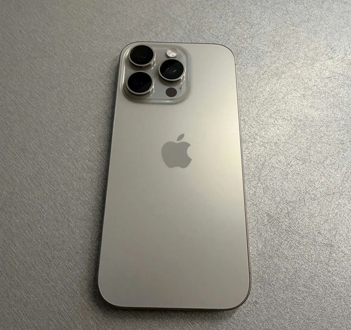 iPhone 16 Pro 256GB natural, 100% baterie, rok záruka