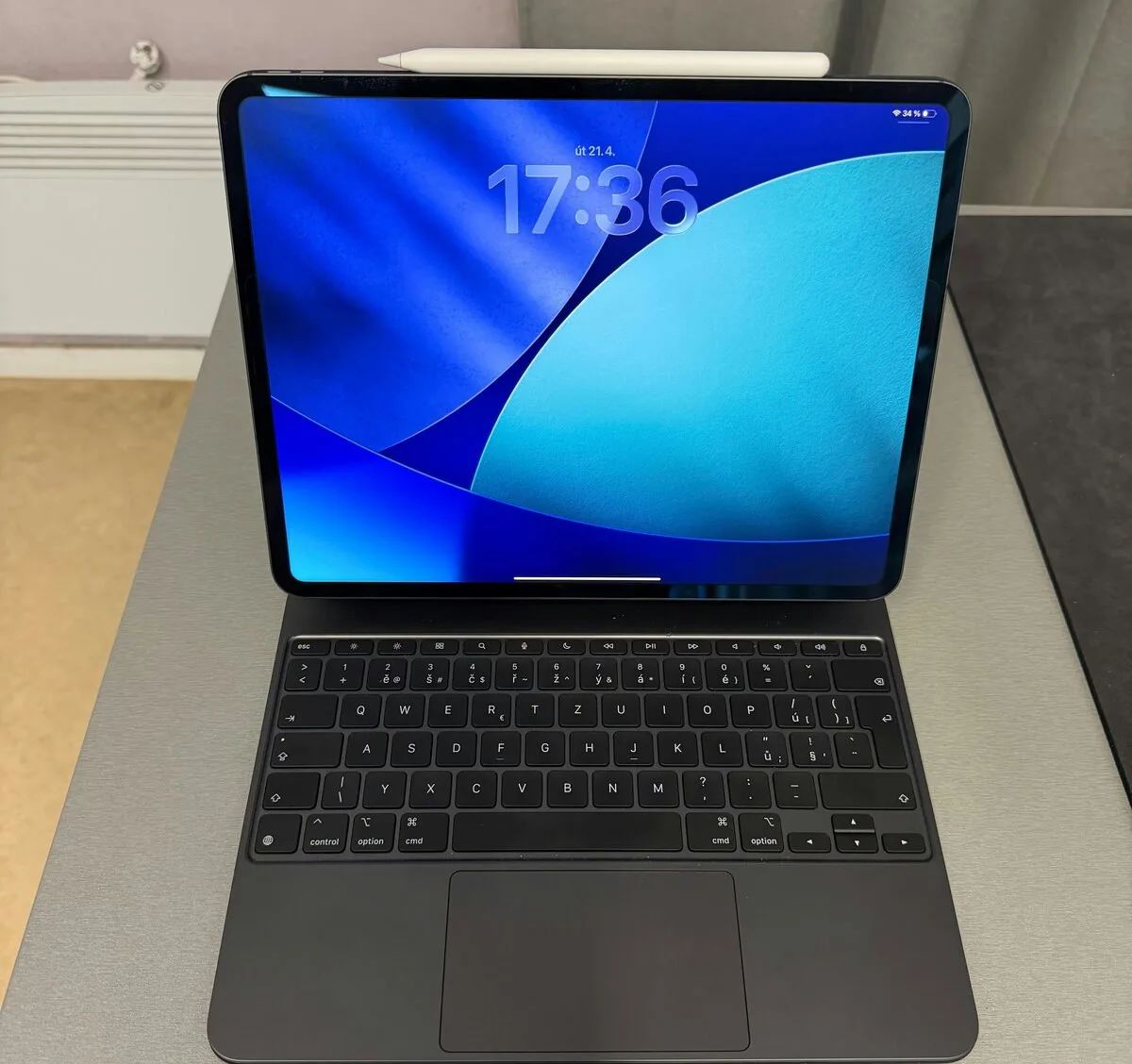 iPad Pro 13” M4 (2025) 1TB cellular, pěkný stav, rok záruka