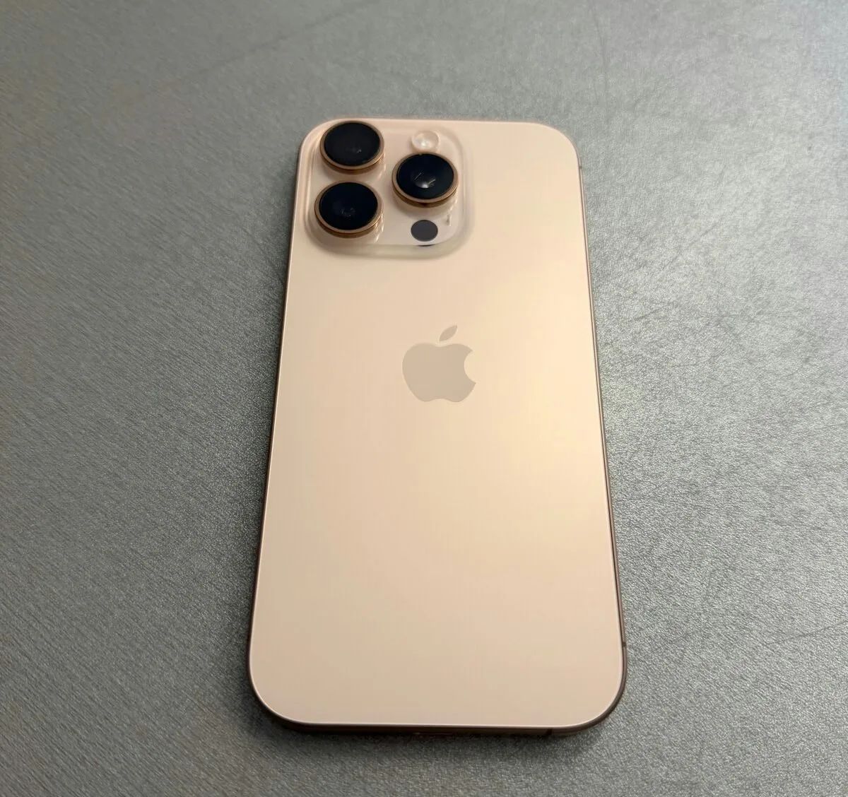 iPhone 16 Pro 256GB desert titan, 12 měsíců záruka