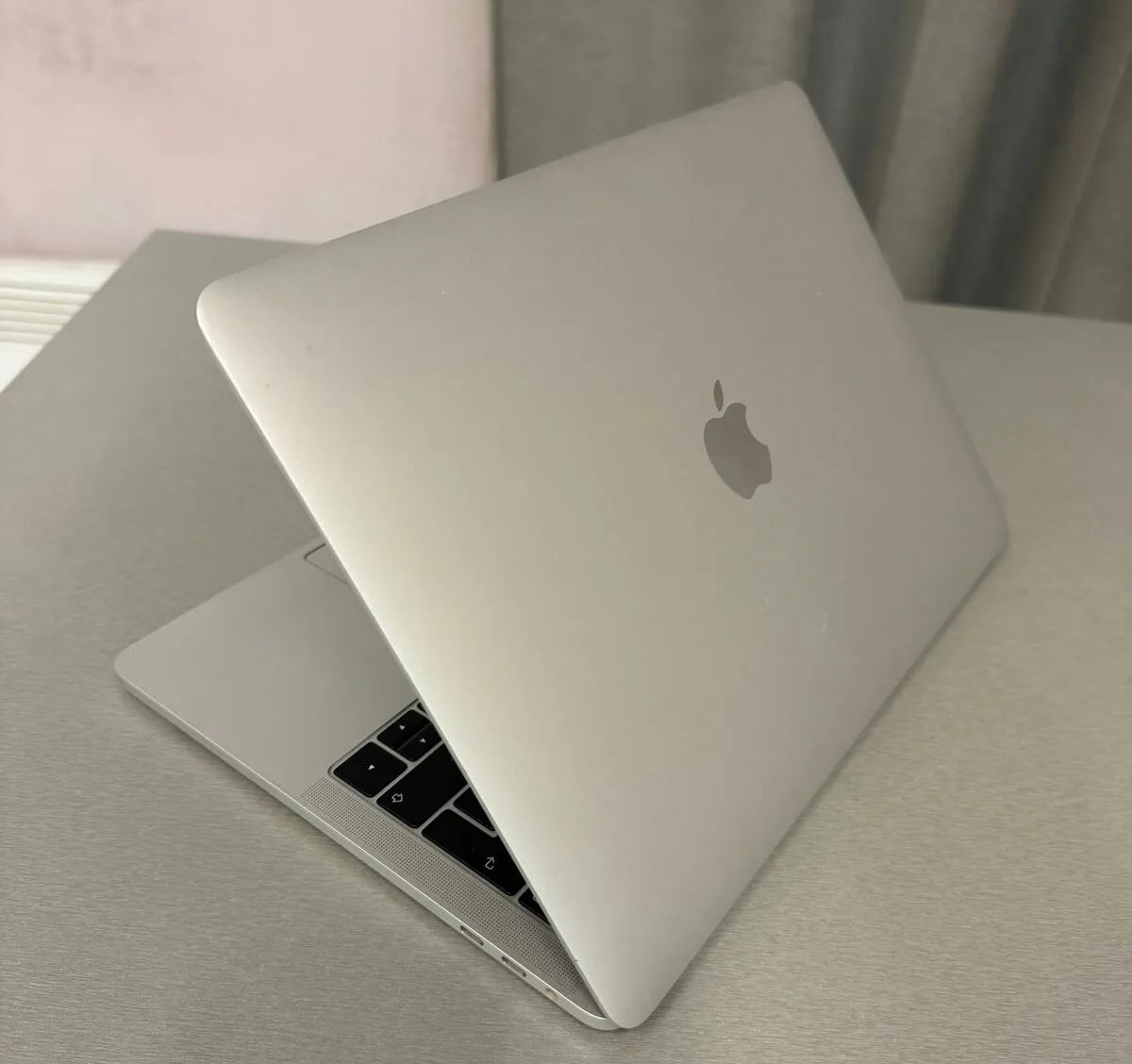 MacBook Pro i5 (2018) 8GB / 256GB / rok záruka