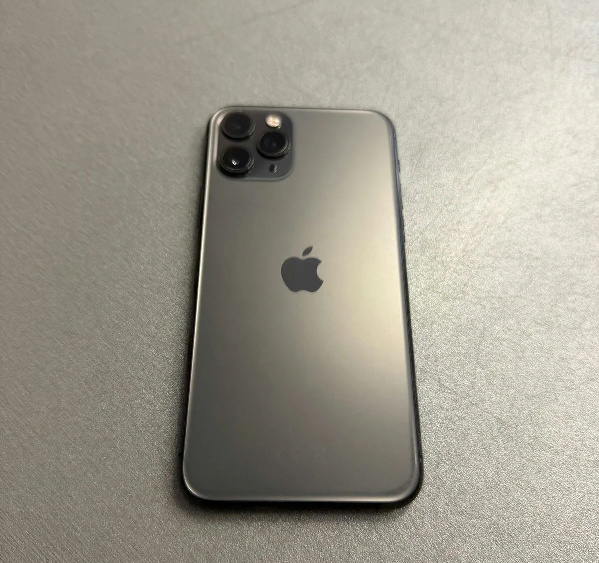 iPhone 11 Pro 256GB, 99% baterie, 12 měsíců záruka