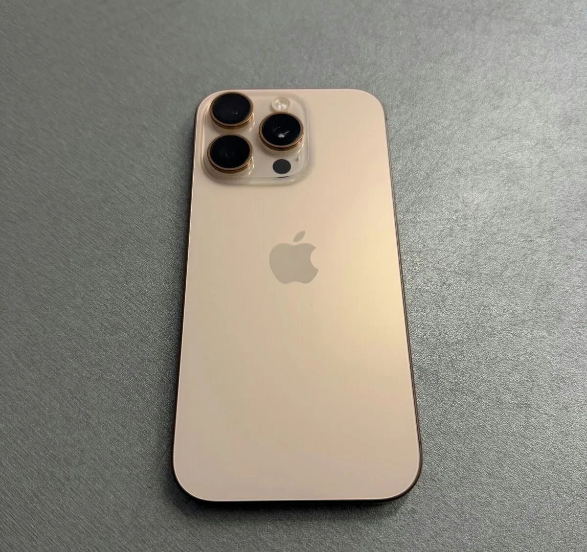 iPhone 16 Pro 128GB desert titan, 100% baterie, rok záruka