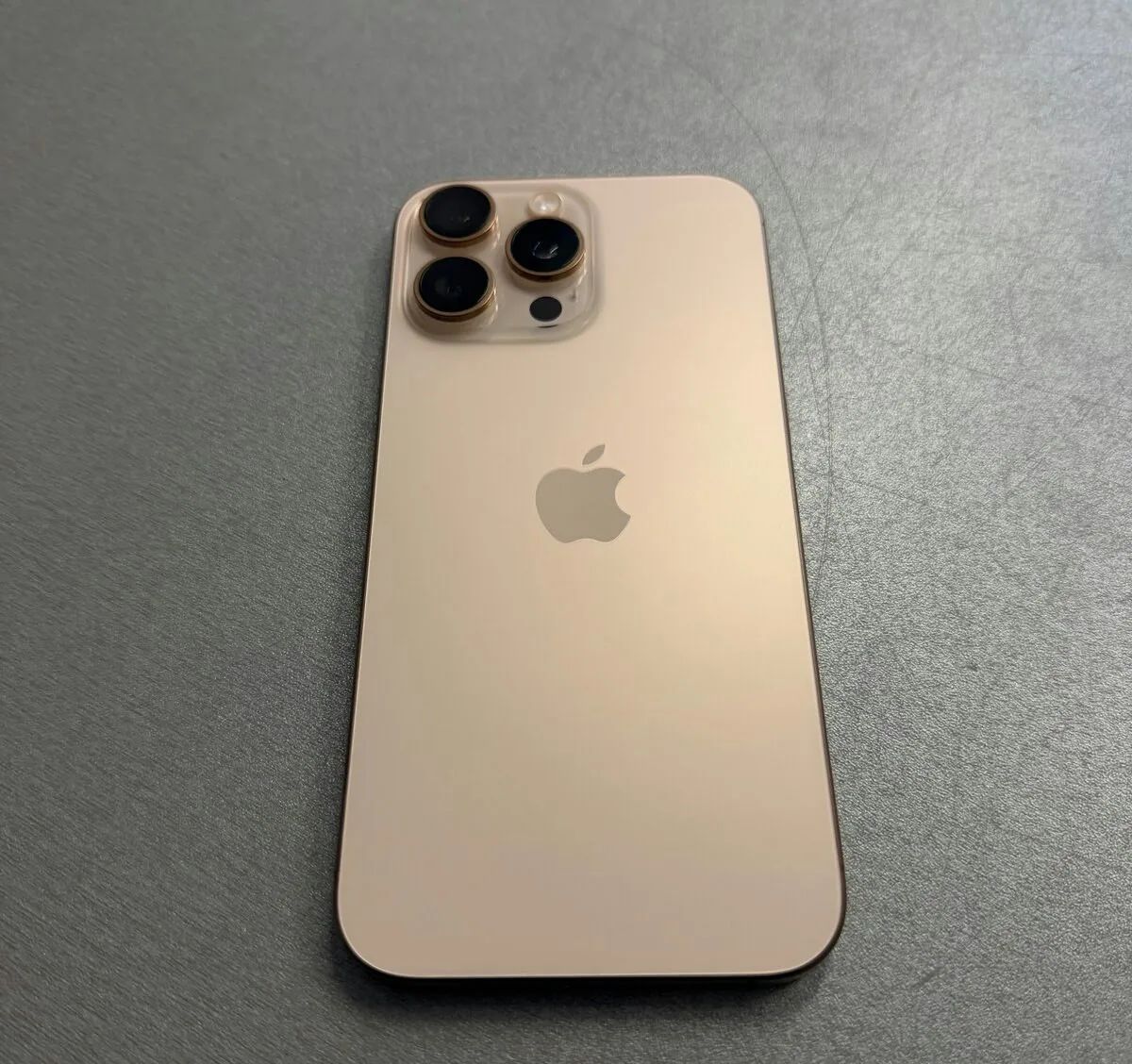 iPhone 16 Pro Max 256GB desert titan, jako nový, záruka