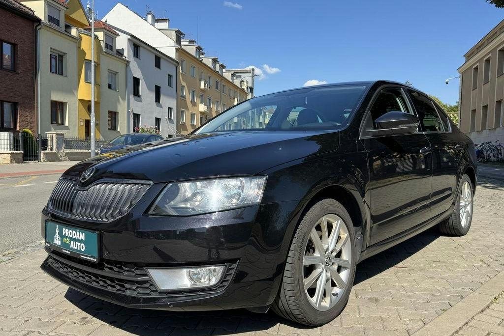 Škoda Octavia, 1.4 TSi 110kW DSG sport.sedadl
