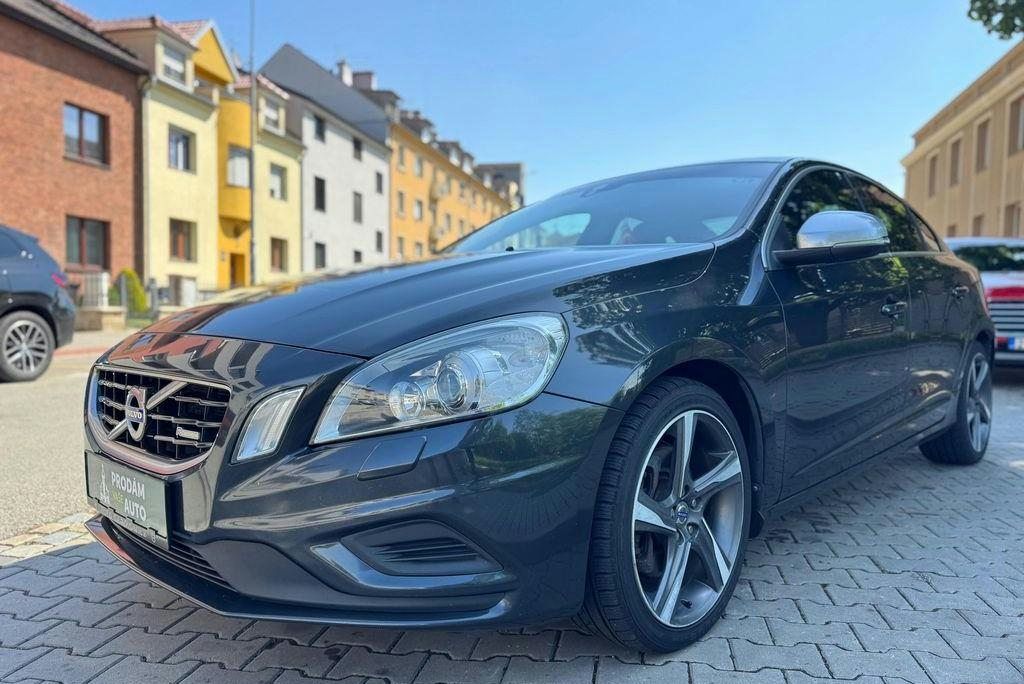 Volvo S60, 2.4D5 R-Design servis.historie
