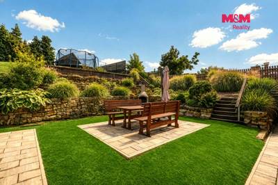 Rodinný dům 7+1, 168 m², Mratín
