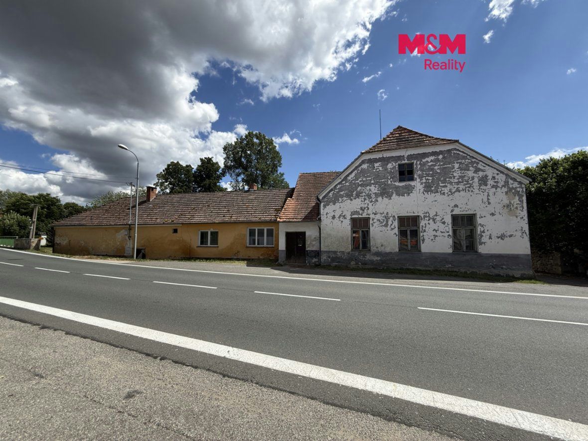 Prodej rodinného domu 3+1 s velkým sálem, 230 m², Cehnice