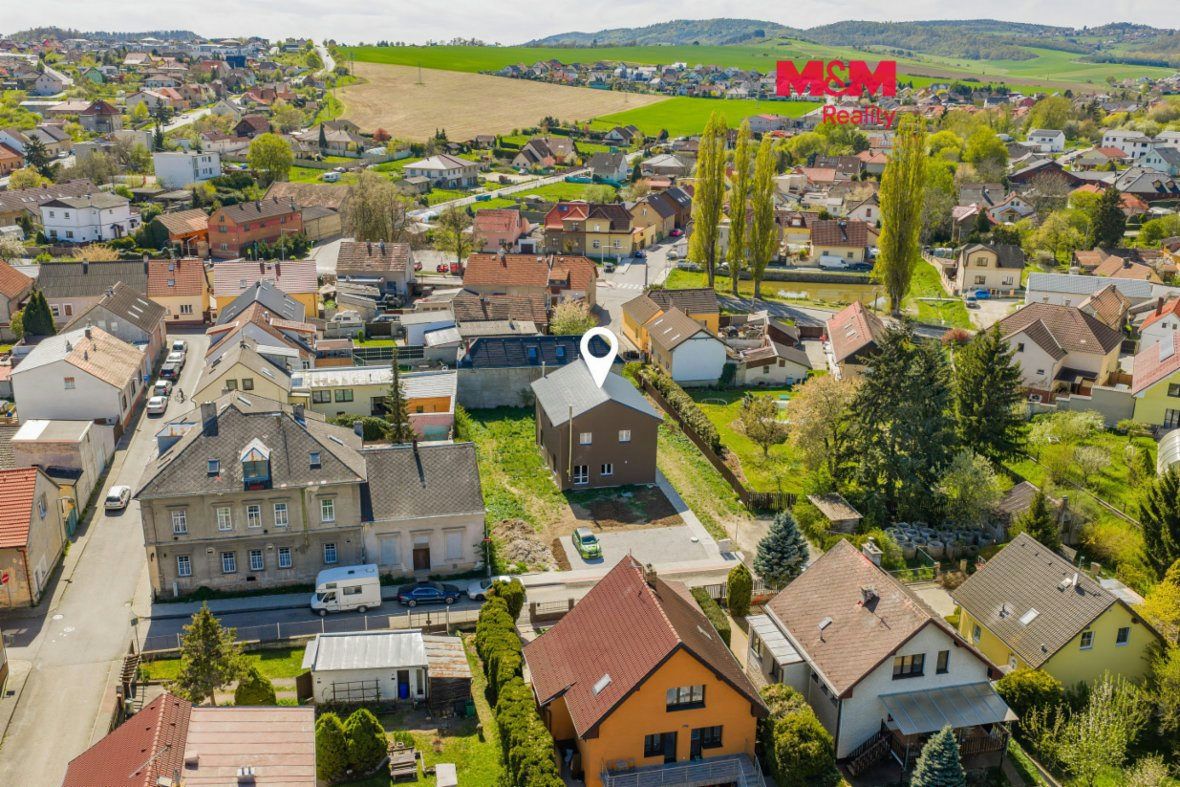 Prodej 1/2 rodinného domu, 97 m², Králův Dvůr, ul. Fibichova