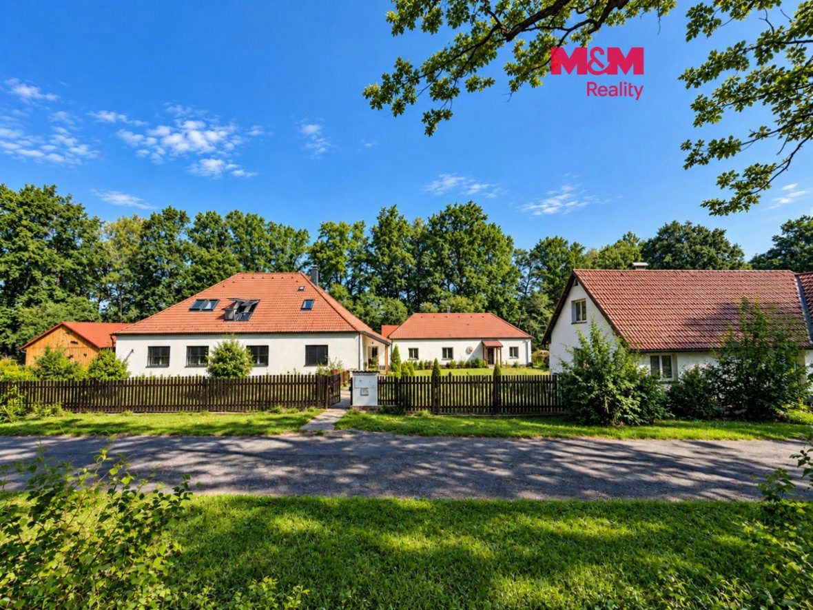 Prodej zemědělské usedlosti - bašty, 429 m², Jílovice