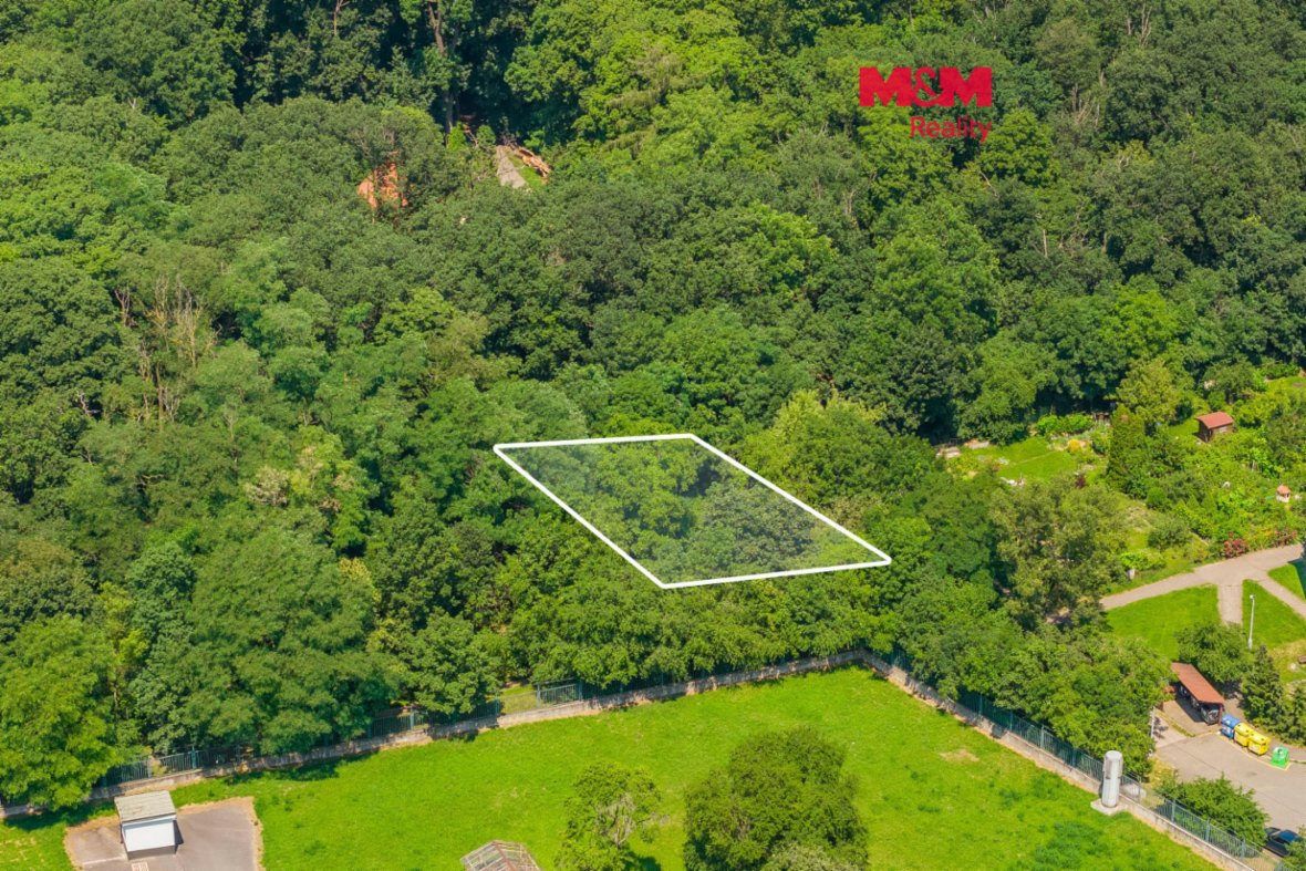 Pozemek 436 m², Praha 8 - Kobylisy