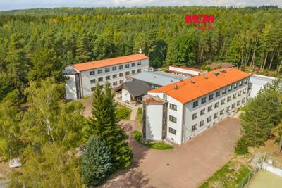 Prodej hotelu, penzionu, 3216 m², Tuchlovice