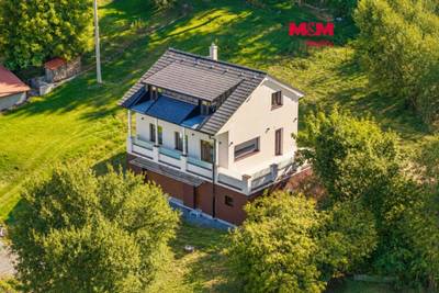 Prodej rodinného domu, 198 m² Hradečno