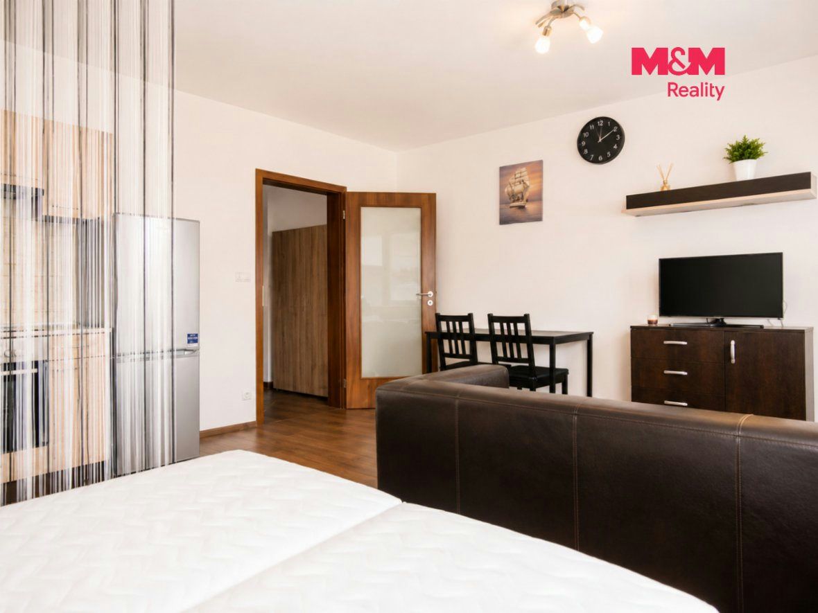 Prodej bytu 1+kk, 36 m2, ul. Hornoměcholupská, Praha 10