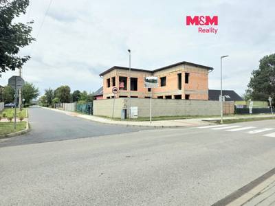 Prodej rozestavěného domu 289 m2 v Úžicích