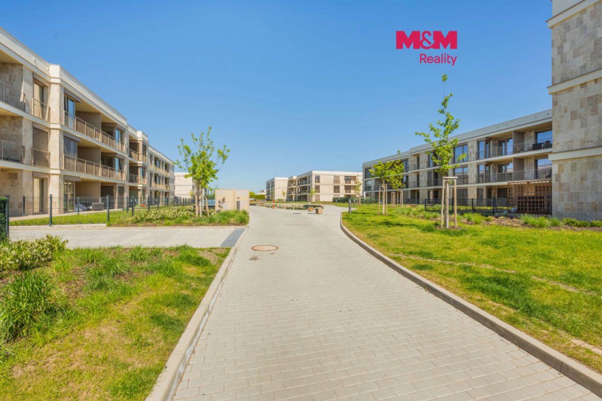 Prodej bytu 3+kk 154 m² s předzahrádkou, Brandýs nad Labem