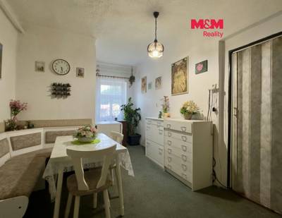 Pronájem bytu 3+1, 81 m², Zákolany