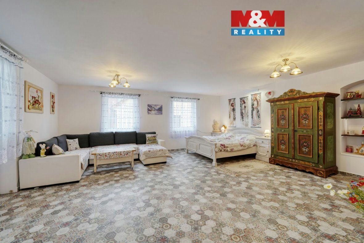 Prodej apartmánového domu - penzionu, 359 m², Strážov