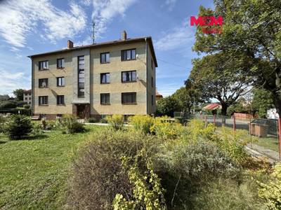 Prodej bytu 3+1, 72 m², garáž, zahrada, Písek, Za Pazdernou