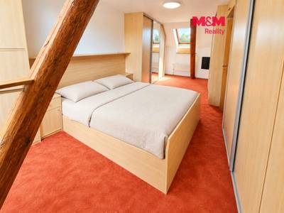 Pronájem bytu 3+kk, 99 m², Jinočany, ul. Náměstí 5. května