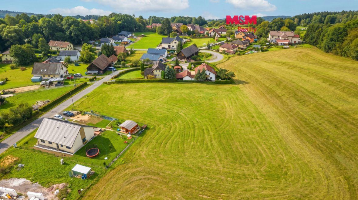Prodej pozemku k bydlení 1 046 m², Semily