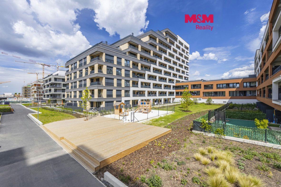 Prodej bytu 2+kk, 71 m2 + zahrádka 55 m2, Tesla Hloubětín