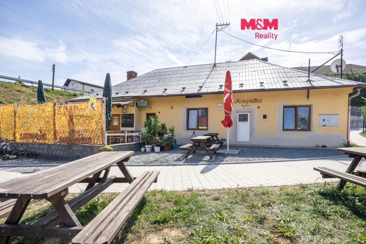 Prodej zavedené restaurace s bytem 1+1, Bílá Lhota