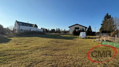 Pěkný, prostorný stavební pozemek 1096 m2,