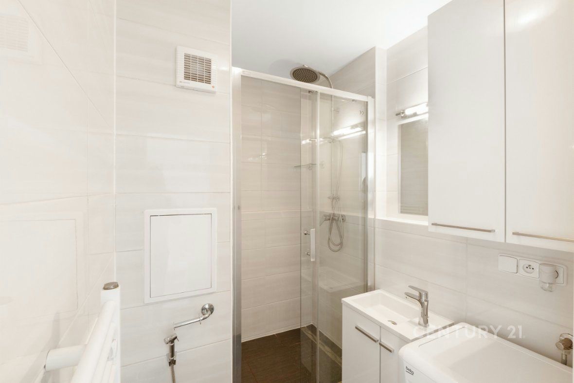 Pronájem moderního a vybaveného bytu 1+kk (19 m²) v centru Děčína – ulice Pohran