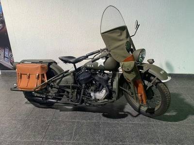 Harley-Davidson, rok výroby 1944, tmavě zelená,