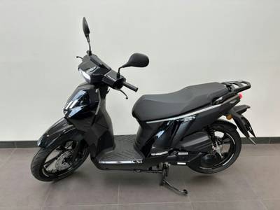 Peugeot Tweet 125, skútr