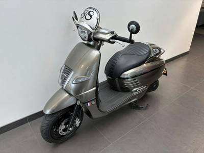 Peugeot Django 125, skútr