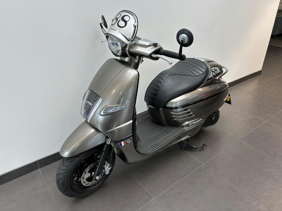 Peugeot Django 125, skútr