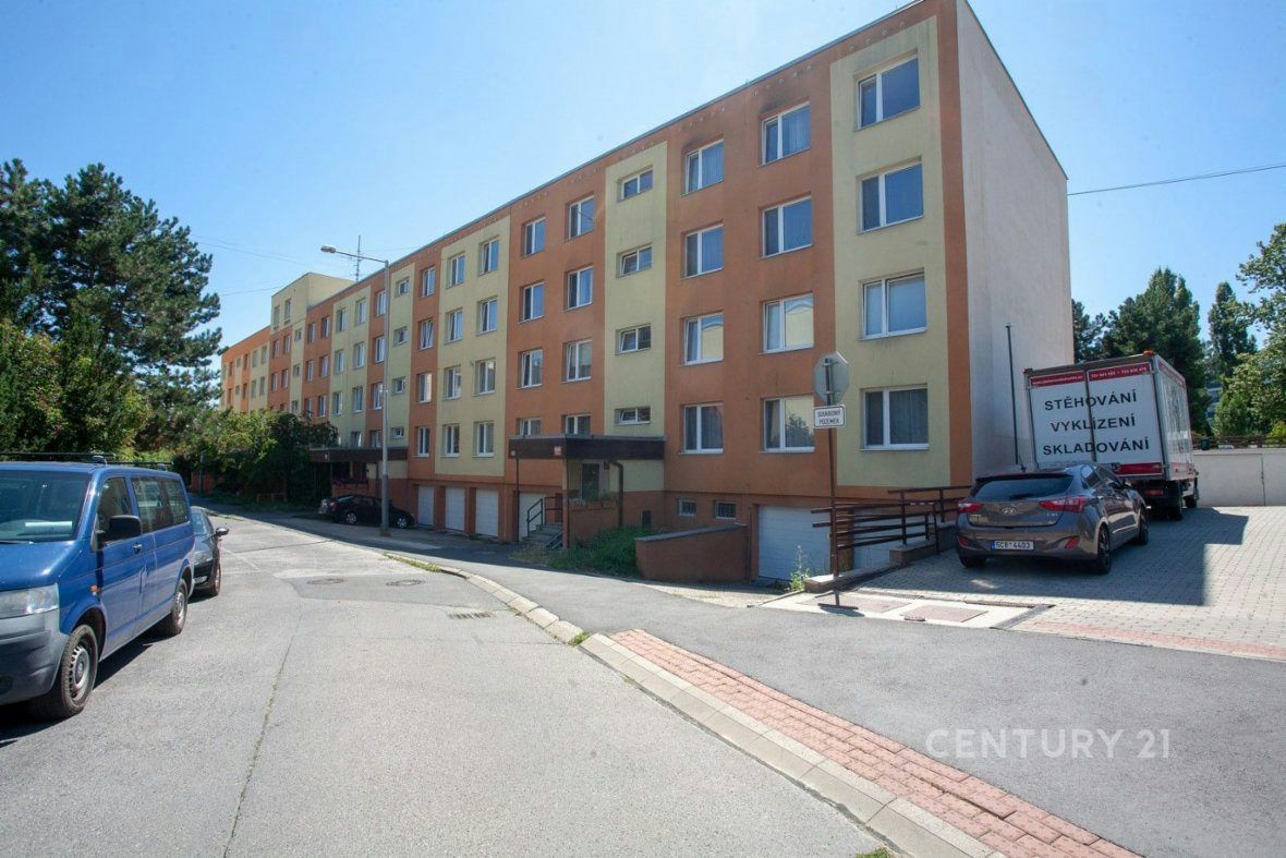 Prodej bytu 3+1 s lodžií, Zbraslav pouze 7 min od lesoparku Borovičky