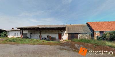 Prodej 2/3 zemědělské stavby, pozemky 798 m2