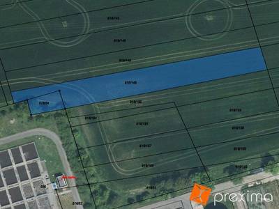 Prodej 1/4 pozemků 562 m2