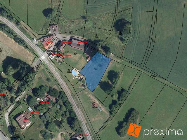 Prodej 1/10 pozemku 90 m2
